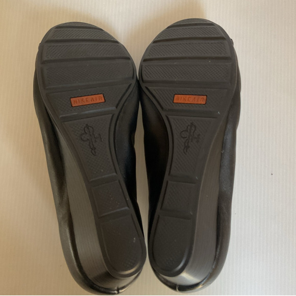 Cole Haan Black Leather Heels - Picture 9 of 10